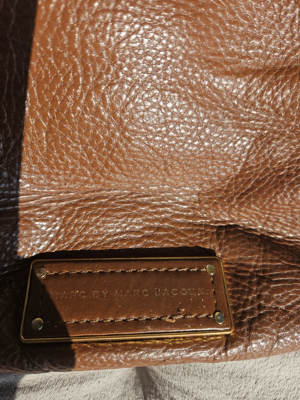 Marc Jacobs Cognac Leather Shoulder Bag with Gold Hardware - Picture 2 of 6